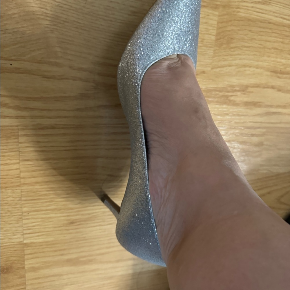 Michael Kors silver kitten pump - Picture 6 of 6
